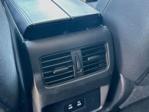 Used 2024 Nissan Rogue SV FWD image 25