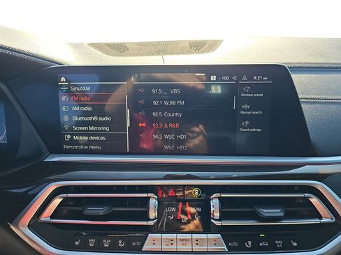 Used 2022 BMW X5 xDrive40i w/ Premium Package AWD/4WD image 18