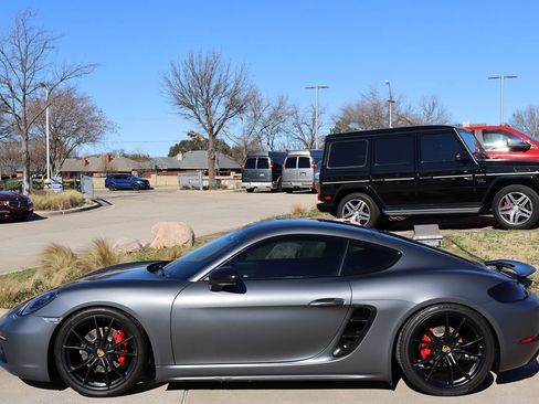 Used 2017 Porsche 718 Cayman image 7