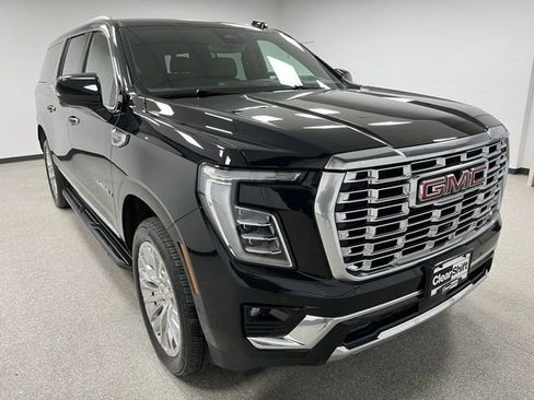 Used 2025 GMC Yukon XL Denali AWD/4WD image 2