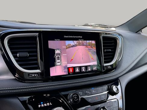 Used 2023 Chrysler Pacifica Touring-L w/ S Appearance Package FWD image 22
