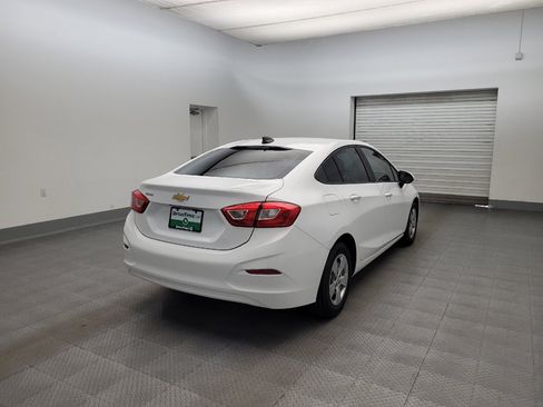 Used 2018 Chevrolet Cruze LS FWD image 9