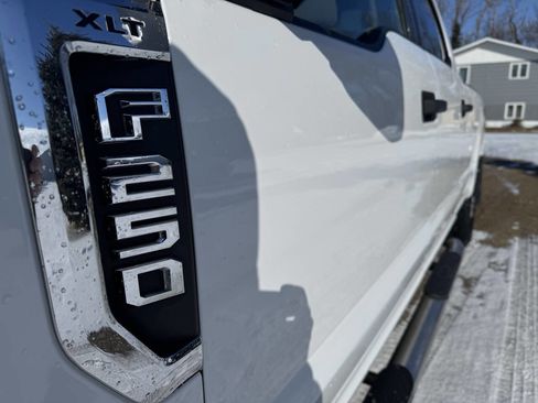 Used 2017 Ford F250 XLT w/ FX4 Off-Road Package AWD/4WD image 28