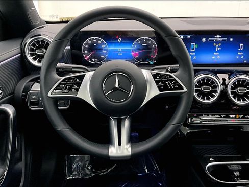 Used 2026 Mercedes-Benz CLA 250 image 4