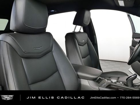 Used 2025 Cadillac XT5 Luxury FWD image 23