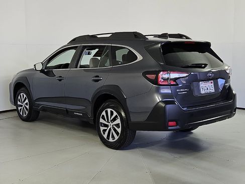 Used 2025 Subaru Outback Premium AWD/4WD image 10