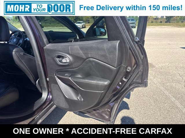 Used 2021 Jeep Cherokee Latitude Lux w/ Comfort/Convenience Group AWD/4WD image 16