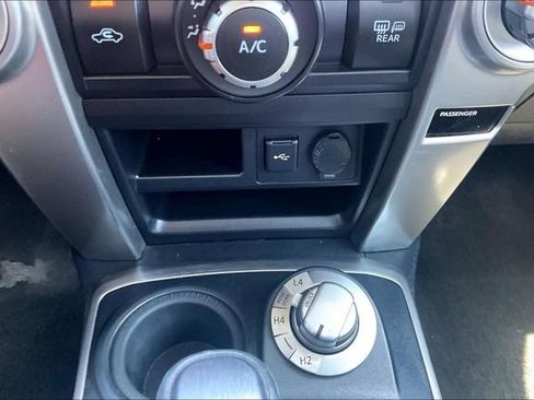 Used 2020 Toyota 4Runner SR5 AWD/4WD image 28