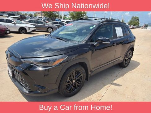 Used 2024 Toyota Corolla Cross AWD Hybrid w/ Moonroof Package image 2