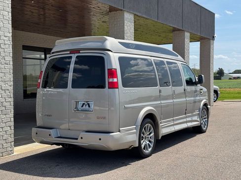Used 2019 GMC Savana 2500 RWD image 13