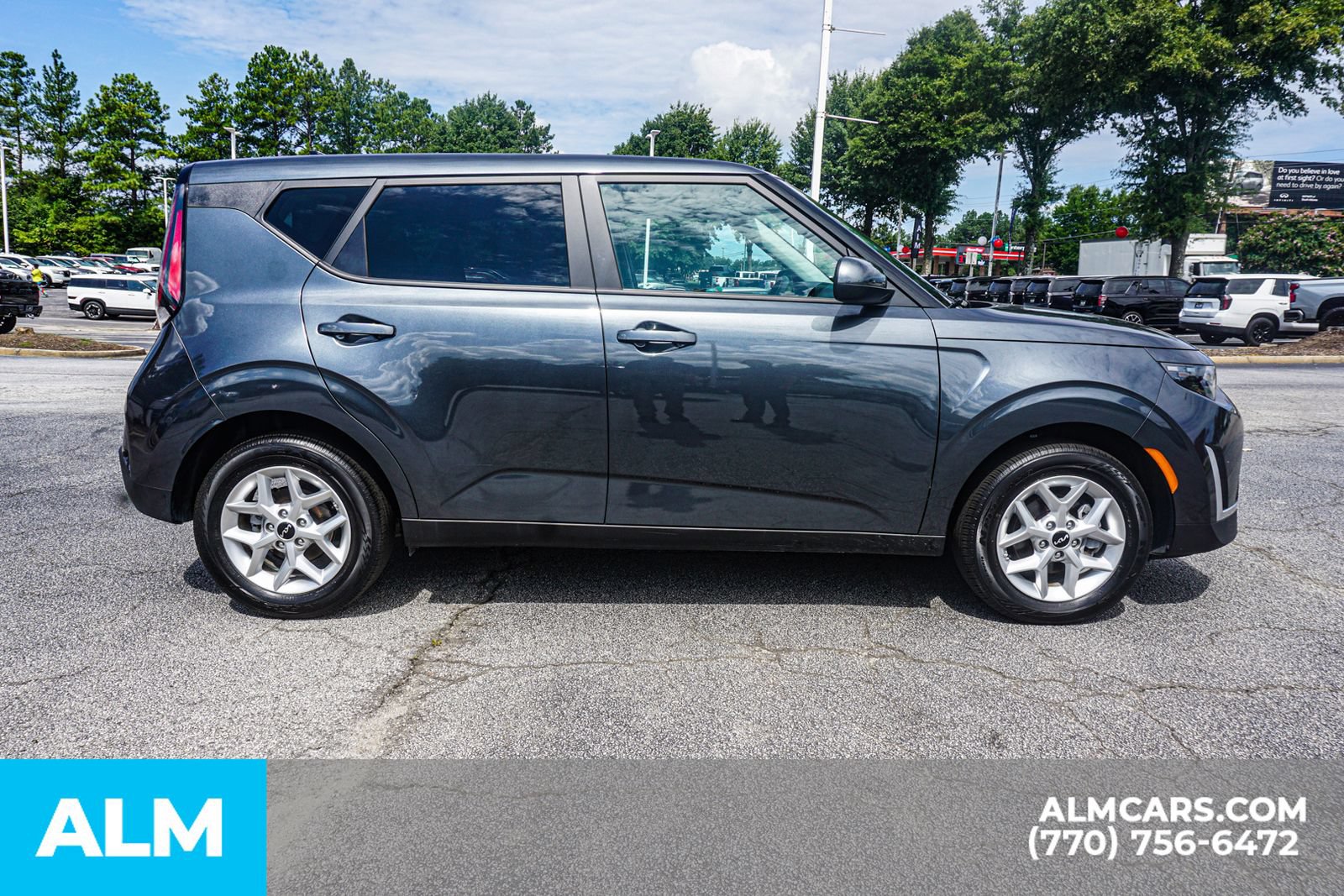 Used 2025 Kia Soul LX w/ LX Technology Package FWD image 9