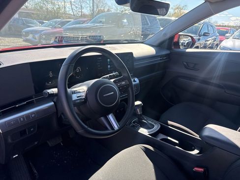 Used 2025 Hyundai Kona SEL AWD/4WD image 17