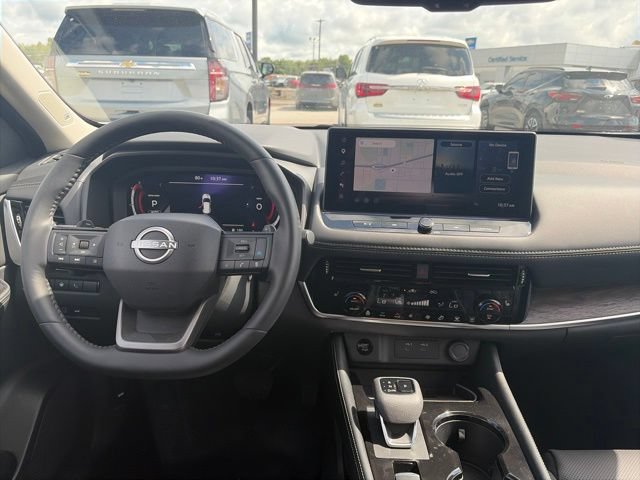 Used 2026 Nissan Rogue Platinum w/ Platinum Premium Package AWD/4WD image 14