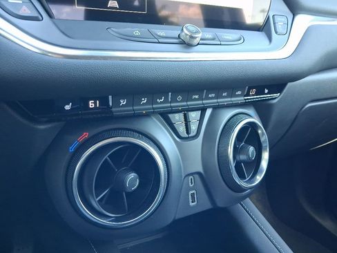Used 2024 Chevrolet Blazer LT FWD image 25