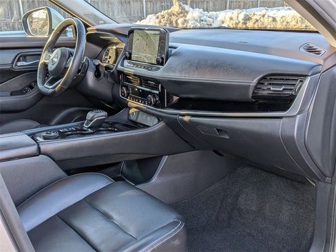 Used 2022 Nissan Rogue SL w/ SL Premium Package image 24