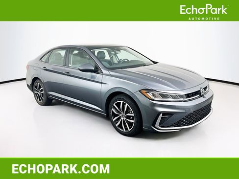 Used 2026 Volkswagen Jetta SE FWD image 1