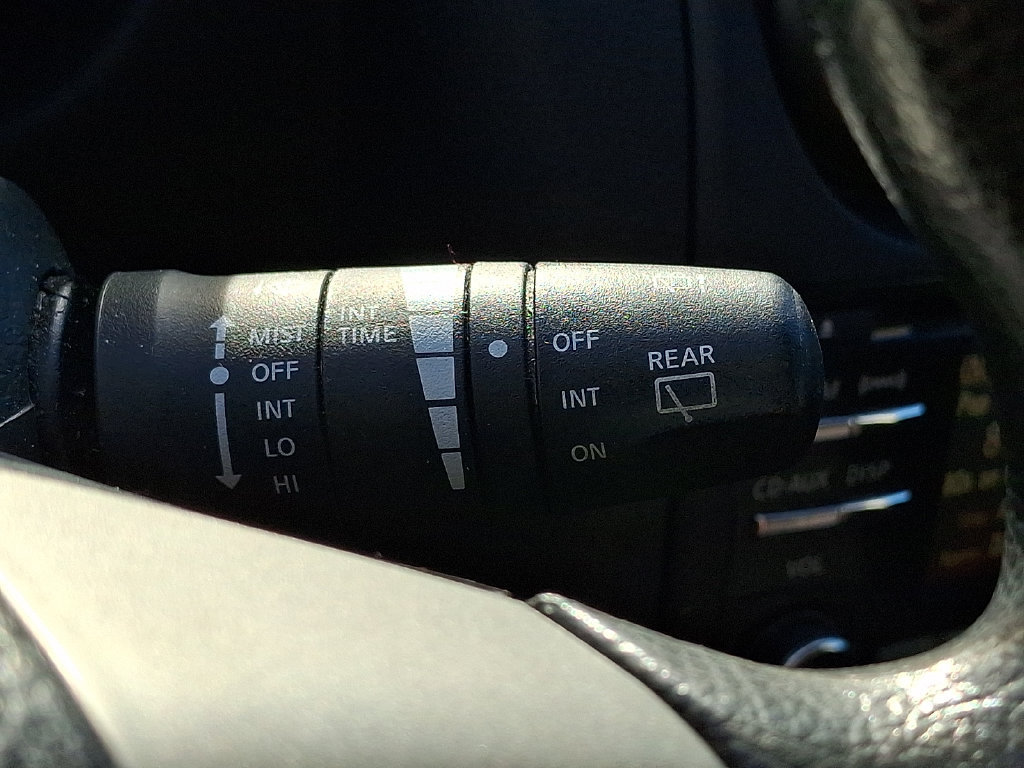 Used 2015 Nissan Rogue S w/ Convenience Package AWD/4WD image 23