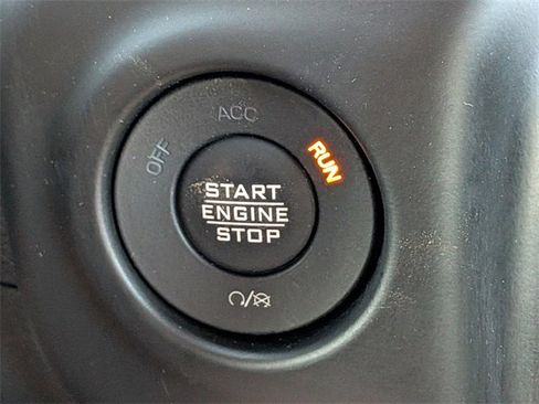 Used 2022 Jeep Wrangler Unlimited Rubicon w/ Safety Group image 32