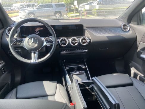 Certified 2025 Mercedes-Benz GLA 250 image 12