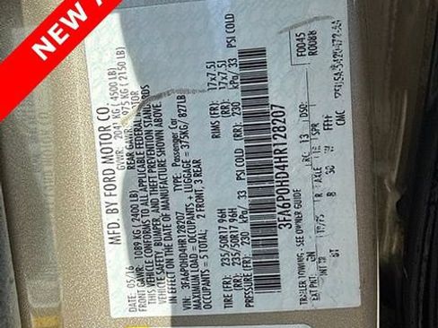 Used 2017 Ford Fusion SE w/ Fusion SE Technology Package FWD image 1