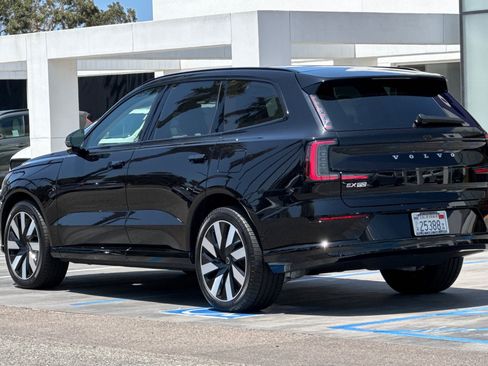 Certified 2025 Volvo EX90 Ultra AWD/4WD image 6