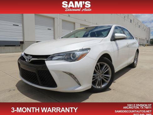 Used 2015 Toyota Camry SE FWD image 1