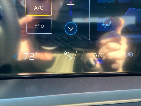 New 2026 Chevrolet Traverse LT image 25