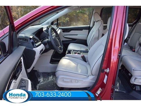 New 2026 Honda Odyssey Touring image 28