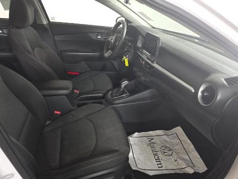 Used 2021 Kia Forte LXS FWD image 7