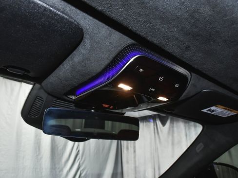 Used 2022 Mercedes-Benz SL 63 AMG 4MATIC w/ Driver Assistance Package image 53