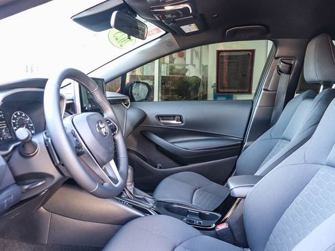 Used 2025 Toyota Corolla SE image 18