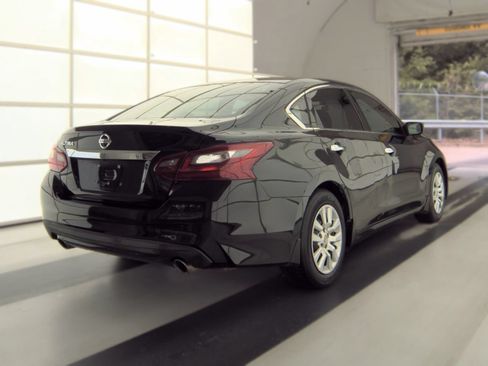 Used 2018 Nissan Altima 2.5 S w/ S Convenience Package FWD image 4