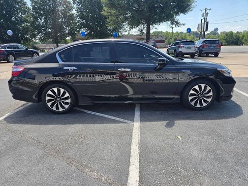 Used 2017 Honda Accord Touring image 7