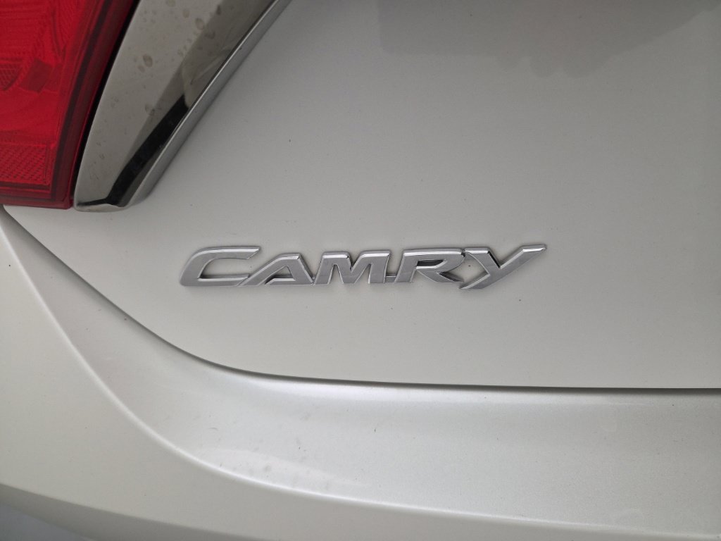 Used 2016 Toyota Camry SE FWD image 11