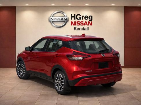 Used 2023 Nissan Kicks SV FWD image 2