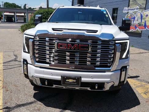 Used 2026 GMC Sierra 3500 Denali w/ Denali Reserve Package AWD/4WD image 2