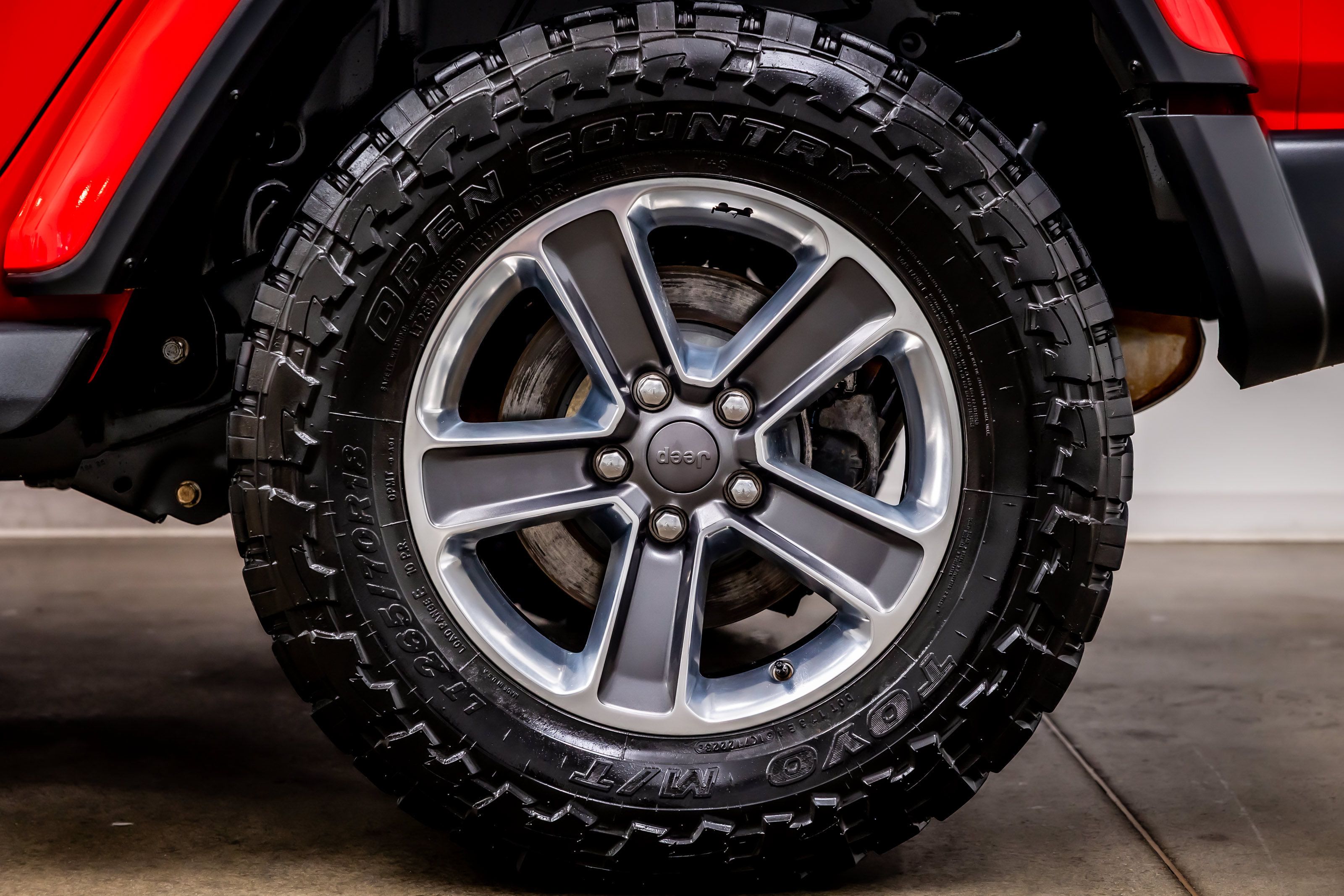 Used 2018 Jeep Wrangler Unlimited Sahara AWD/4WD image 36