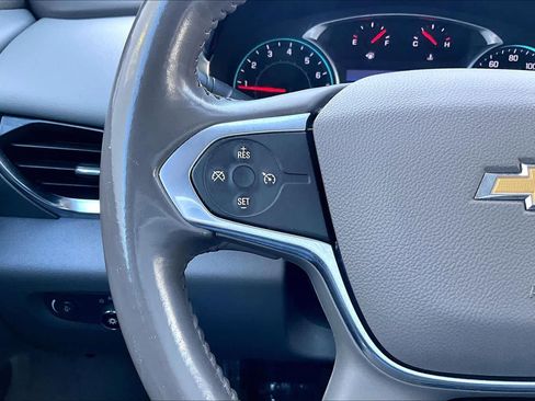 Used 2021 Chevrolet Traverse LT image 23