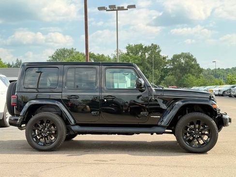 Used 2021 Jeep Wrangler Unlimited Sahara AWD/4WD image 32