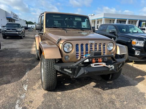 Used 2015 Jeep Wrangler Sahara w/ Dual Top Group AWD/4WD image 21