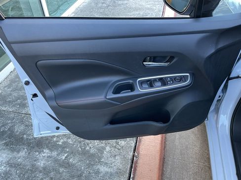 New 2025 Nissan Versa SR w/ Trunk Package image 12