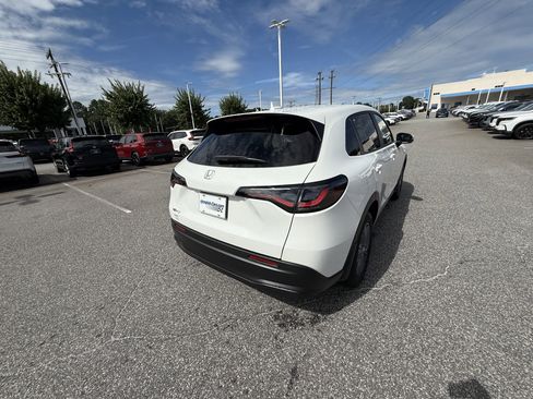 New 2026 Honda HR-V LX image 11