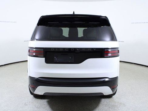 Used 2025 Land Rover Discovery Dynamic SE AWD/4WD image 6