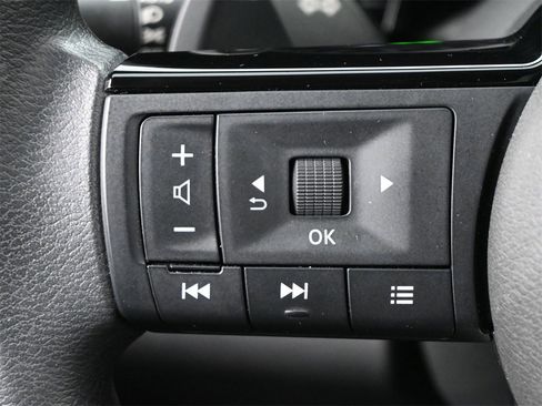 Used 2022 Nissan Pathfinder S image 6