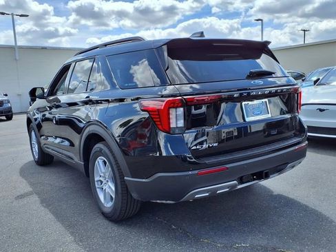 New 2026 Ford Explorer Active RWD image 4