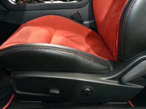 Used 2022 Dodge Challenger R/T Scat Pack RWD image 13