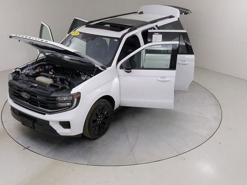 Certified 2025 Ford Expedition Max Platinum w/ Stealth Appearance Package AWD/4WD image 47