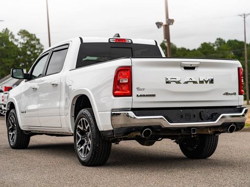 Used 2025 RAM 1500 Laramie AWD/4WD image 3