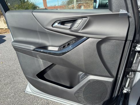 New 2026 Chevrolet Equinox LT w/ Convenience Package II image 9