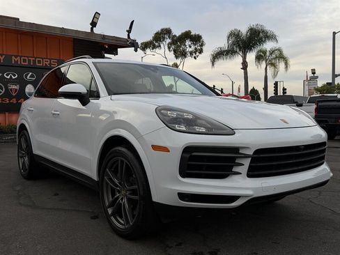 Used 2023 Porsche Cayenne S Platinum w/ Premium Package Plus AWD/4WD image 21